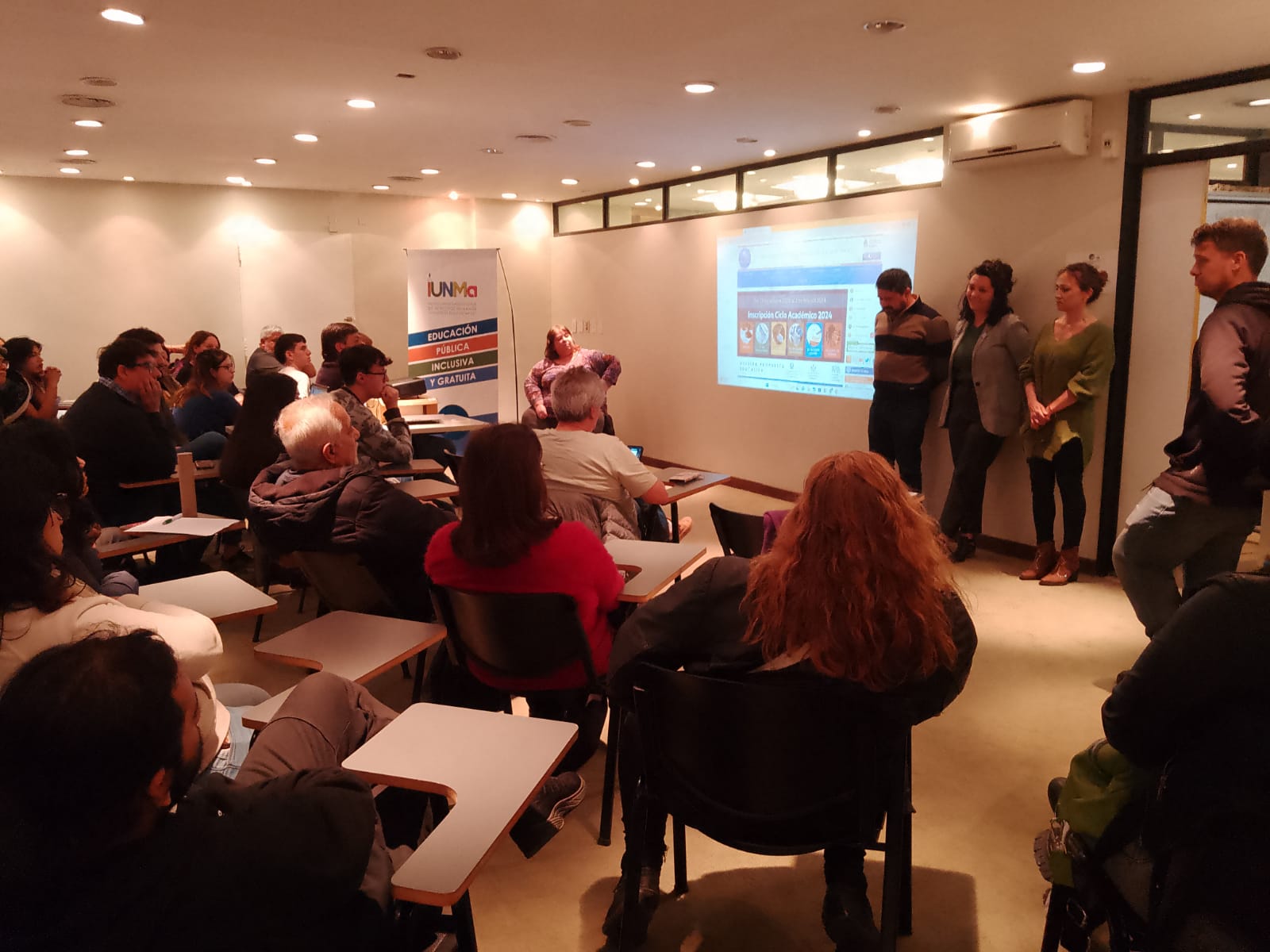 Visita de estudiantes a la UNMa - CENS 451 y 452 Lomas de Zamora y CENS 452 y 453 de Lanús.